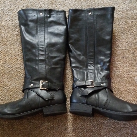 Boots just fab - Picture 1 of 4